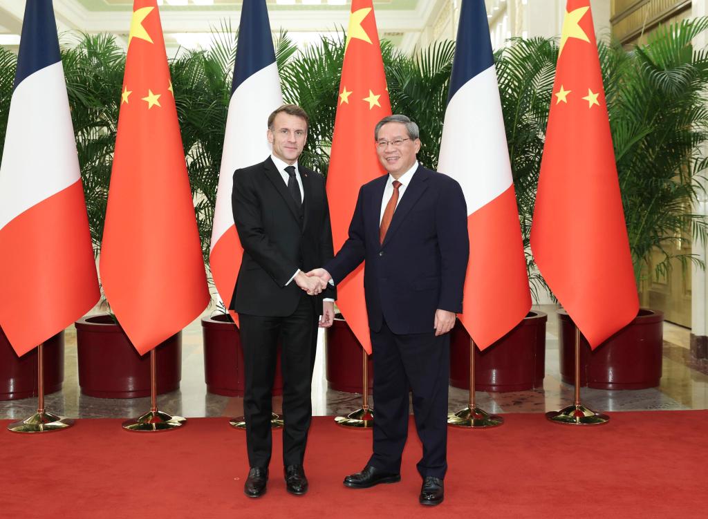 Premiê chinês reúne-se com presidente francês