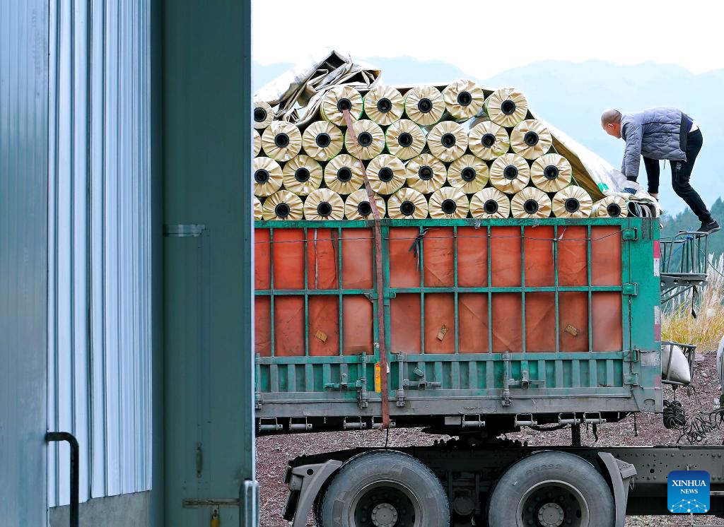 Pisos e revestimentos fabricados em Guangyuan chegam aos lares da Ásia Central