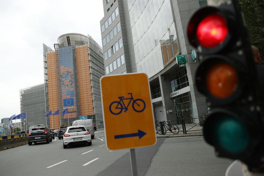 Da ambição verde à cautela: UE recalibra estratégia climática em meio a dificuldades econômicas