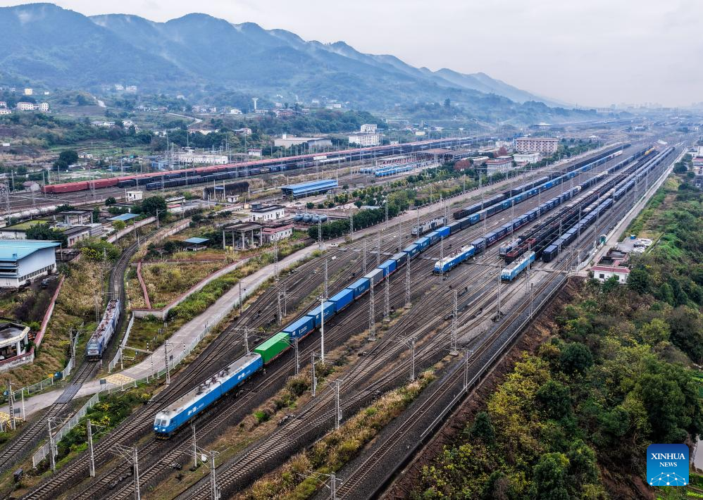 1º trem de carga China-Europa parte de Chongqing em 2026