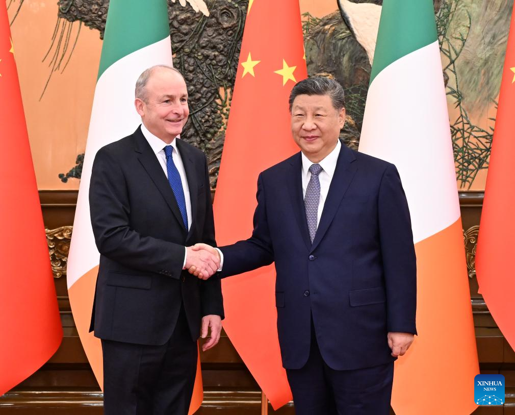 Xi reúne-se com o primeiro-ministro da Irlanda
