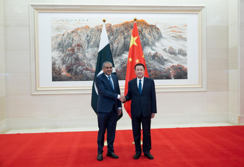 Chefe da polícia da China se reúne com o ministro do interior e do controle de narcóticos do Paquistão