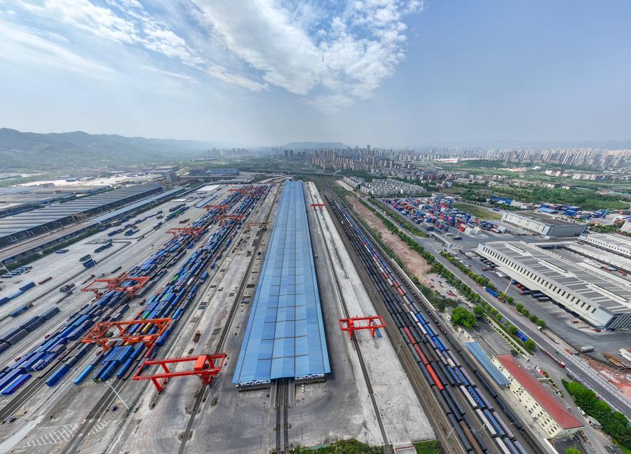 (Multimídia) Corredor comercial da China registra aumento no volume de carga em 2025