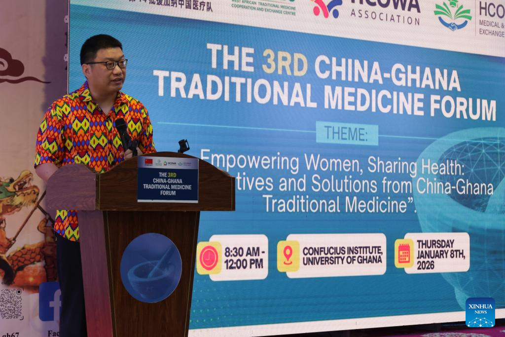 Especialistas chineses e ganenses promovem medicina tradicional na saúde da mulher