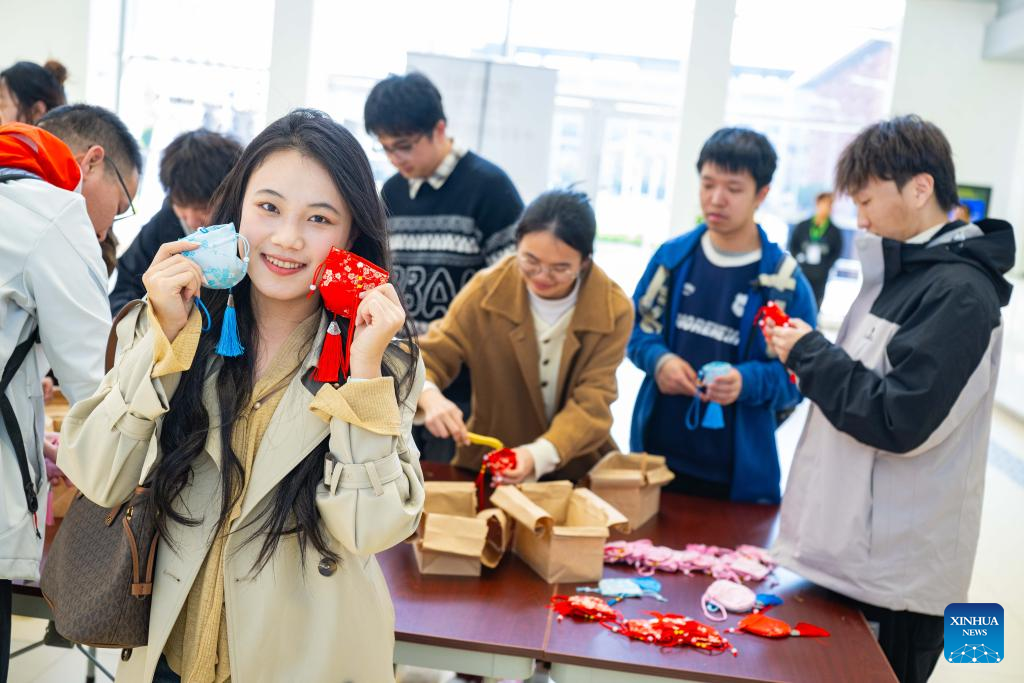 Xinhua/Cheong Kam Ka