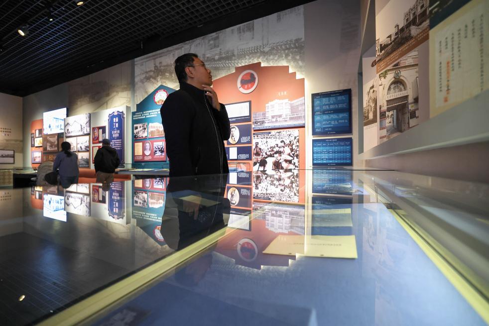 Museu de Tianjin recebe exposição sobre indústria e comércio modernos da cidade