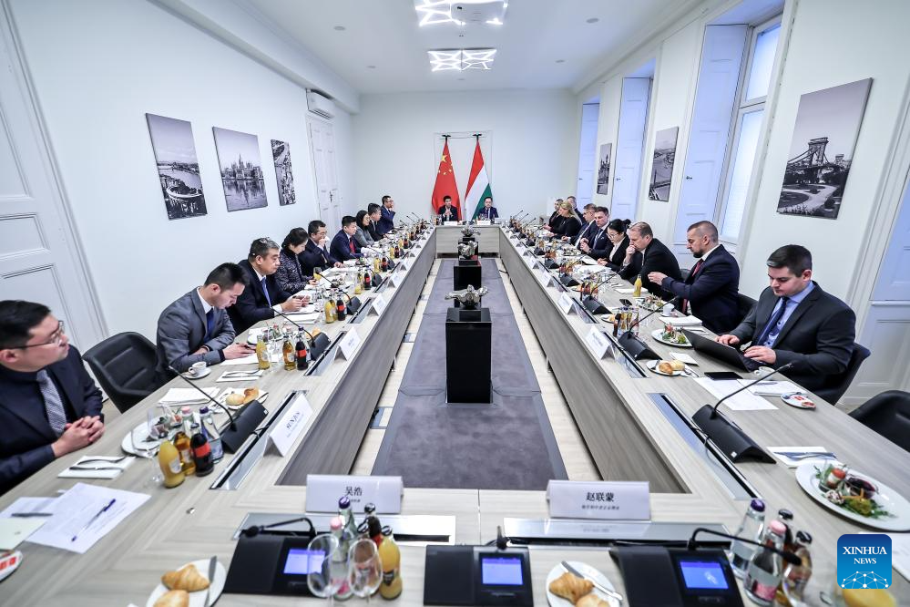 Ministro da Justiça húngaro elogia contribuições de empresas chinesas