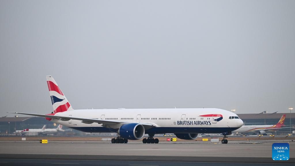 Primeiro-ministro britânico chega a Beijing para visita oficial