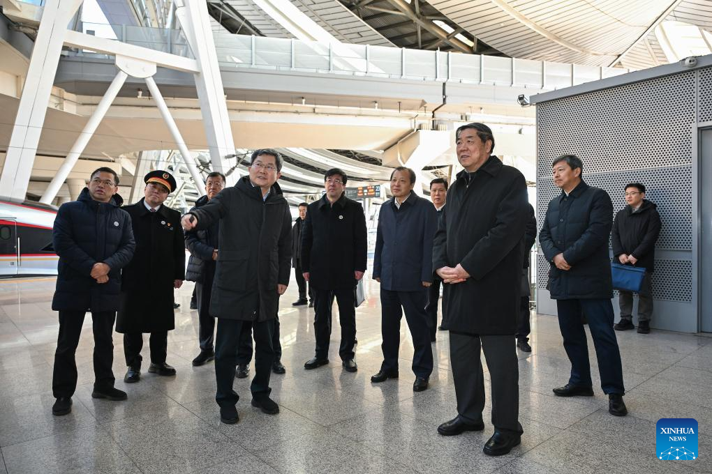 Vice-primeiro-ministro pede transporte seguro, tranquilo e eficiente durante pico de viagens da Festa da Primavera