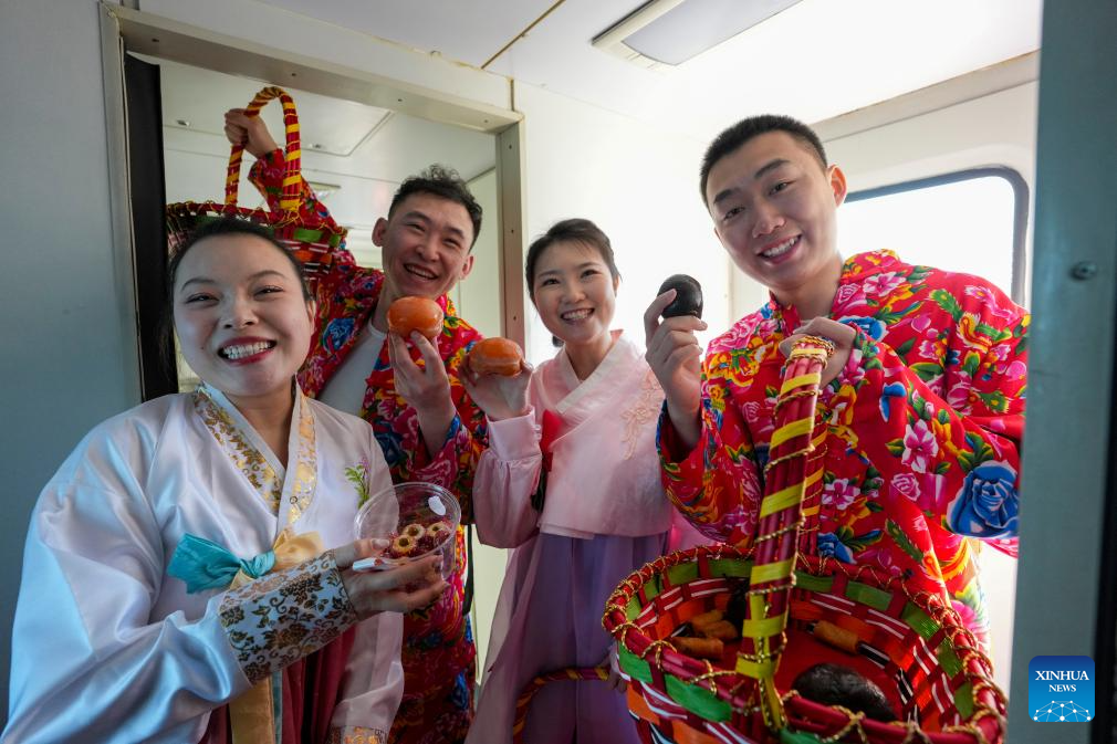Província chinesa de Heilongjiang lança "Feira no trem" durante alta temporada de viagens da Festa da Primavera
