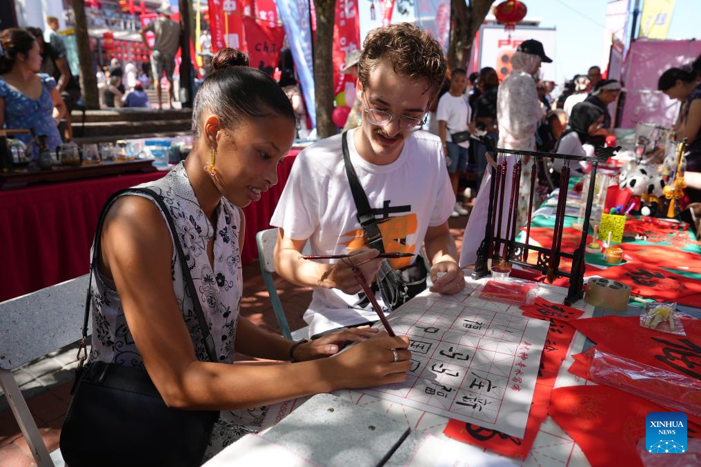 Destaque: Celebrações do Ano Novo Chinês na Cidade do Cabo impulsionam intercâmbios interpessoais