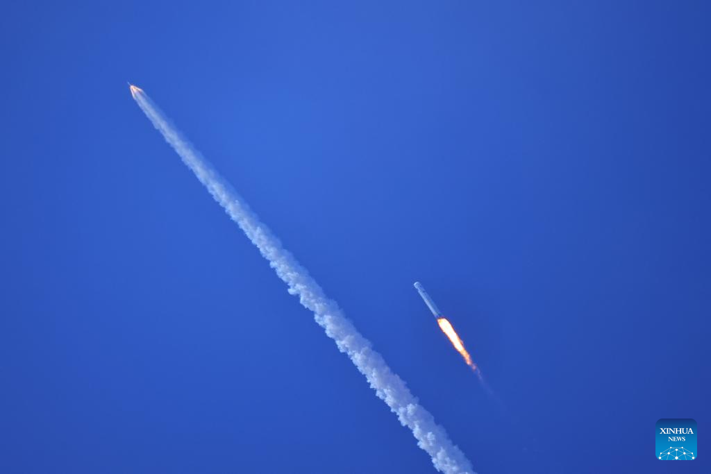 China completa primeira recuperação da cápsula de retorno de espaçonave a partir do mar